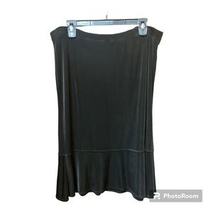 UNITS Solid Black Below the Knee Skirt. Trim at bottom creating ruffle.‎ Sz- XL